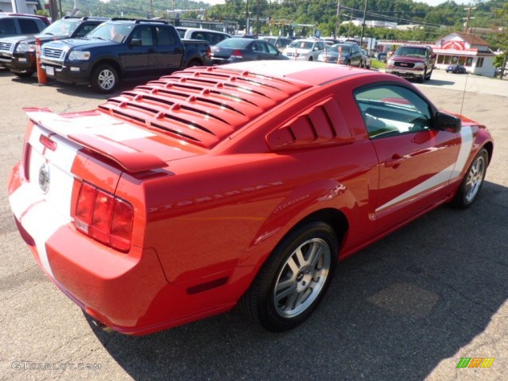 2006 Mustang GT Premium Coupe - Torch Red / Black photo #4