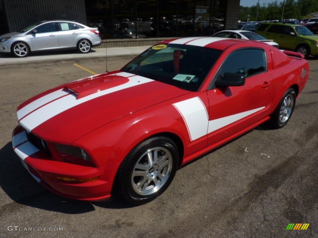 2006 Mustang GT Premium Coupe - Torch Red / Black photo #8