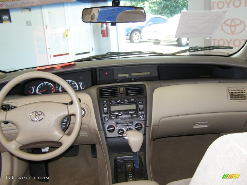 2002 Avalon XL - Vintage Red Pearl / Taupe photo #10