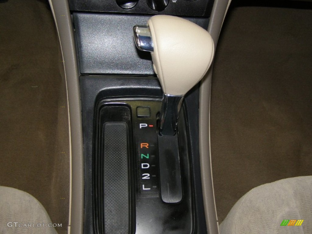 2002 Avalon XL - Vintage Red Pearl / Taupe photo #17