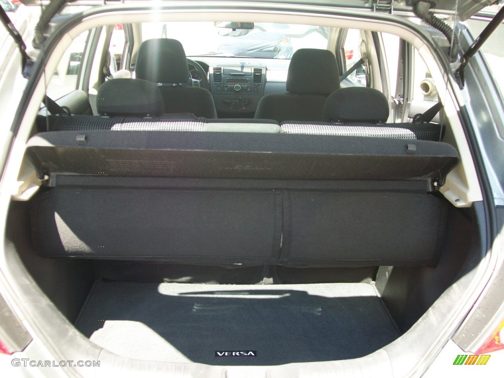 2010 Versa 1.8 SL Hatchback - Magnetic Gray Metallic / Charcoal photo #10
