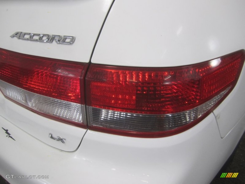 2003 Accord LX Sedan - Taffeta White / Ivory photo #12