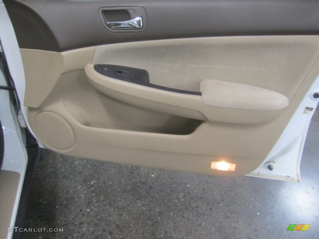2003 Accord LX Sedan - Taffeta White / Ivory photo #21