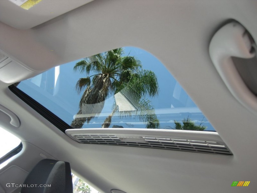 2010 Volkswagen Golf 4 Door Sunroof Photos