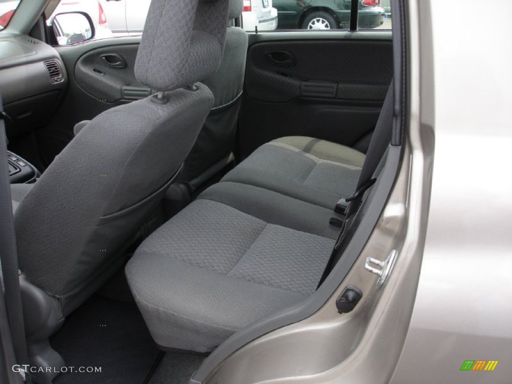 Medium Gray Interior 2002 Chevrolet Tracker 4WD Hard Top Photo #51383977