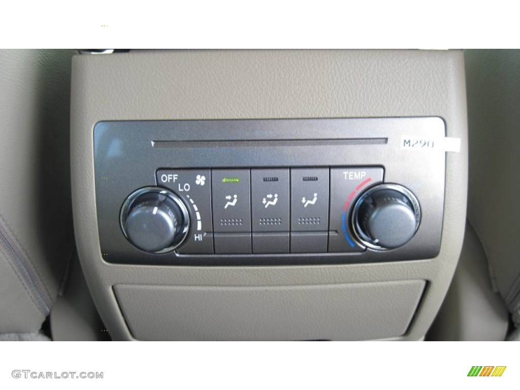 2011 Toyota Highlander Standard Highlander Model Controls Photo #51384655