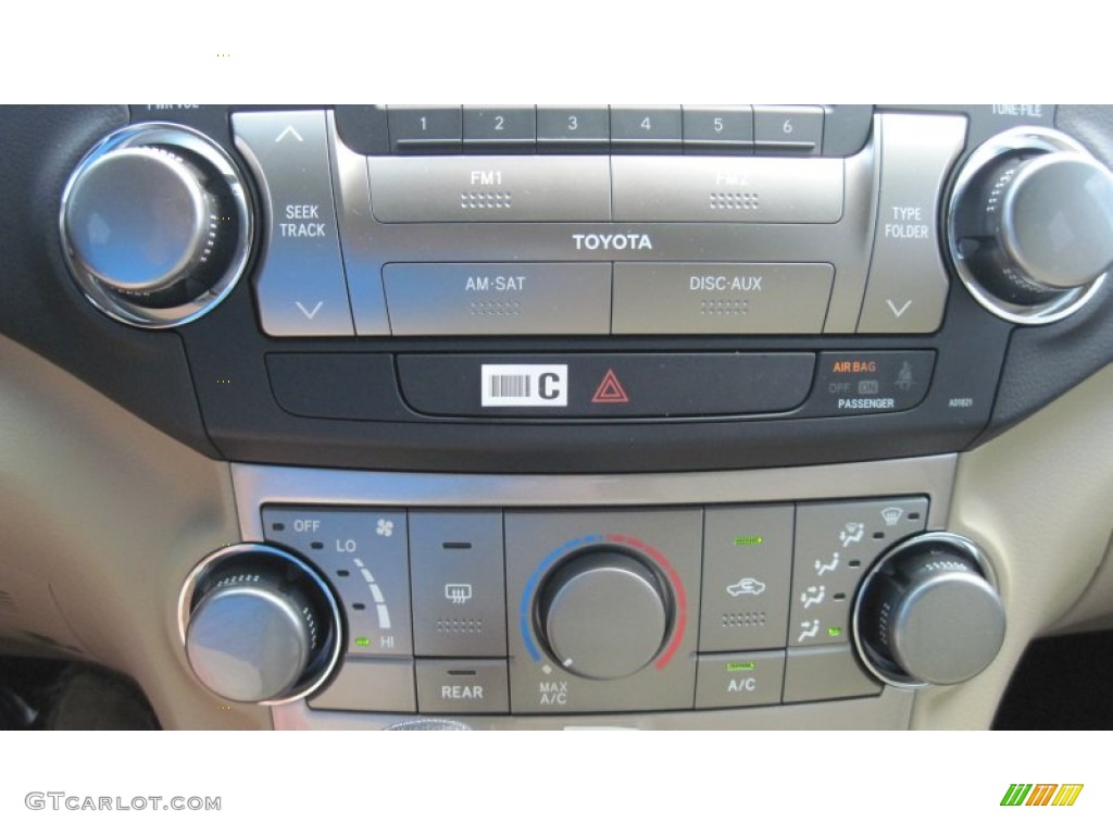2011 Toyota Highlander Standard Highlander Model Controls Photos