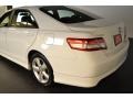 Super White - Camry SE Photo No. 4