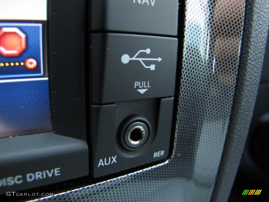 2009 Dodge Challenger R/T Controls Photo #51389927