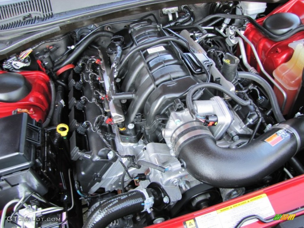 2009 Dodge Challenger R/T 5.7 Liter HEMI OHV 16-Valve MDS VVT V8 Engine Pho...
