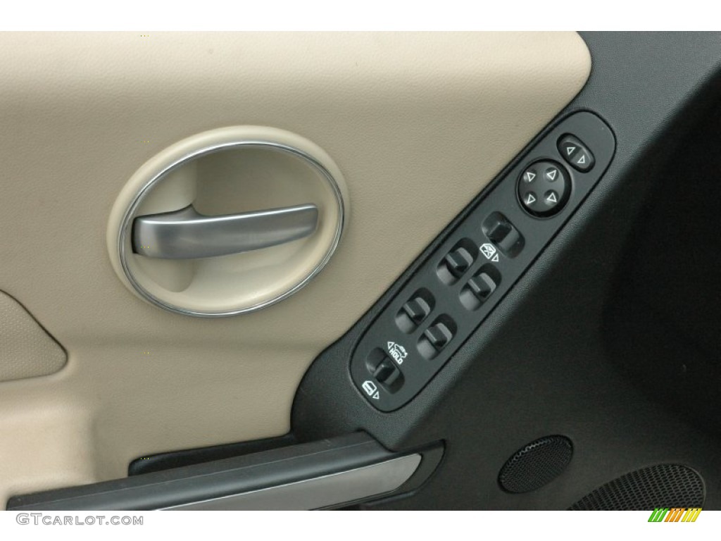 2008 Pontiac Grand Prix Sedan Controls Photo #51390170