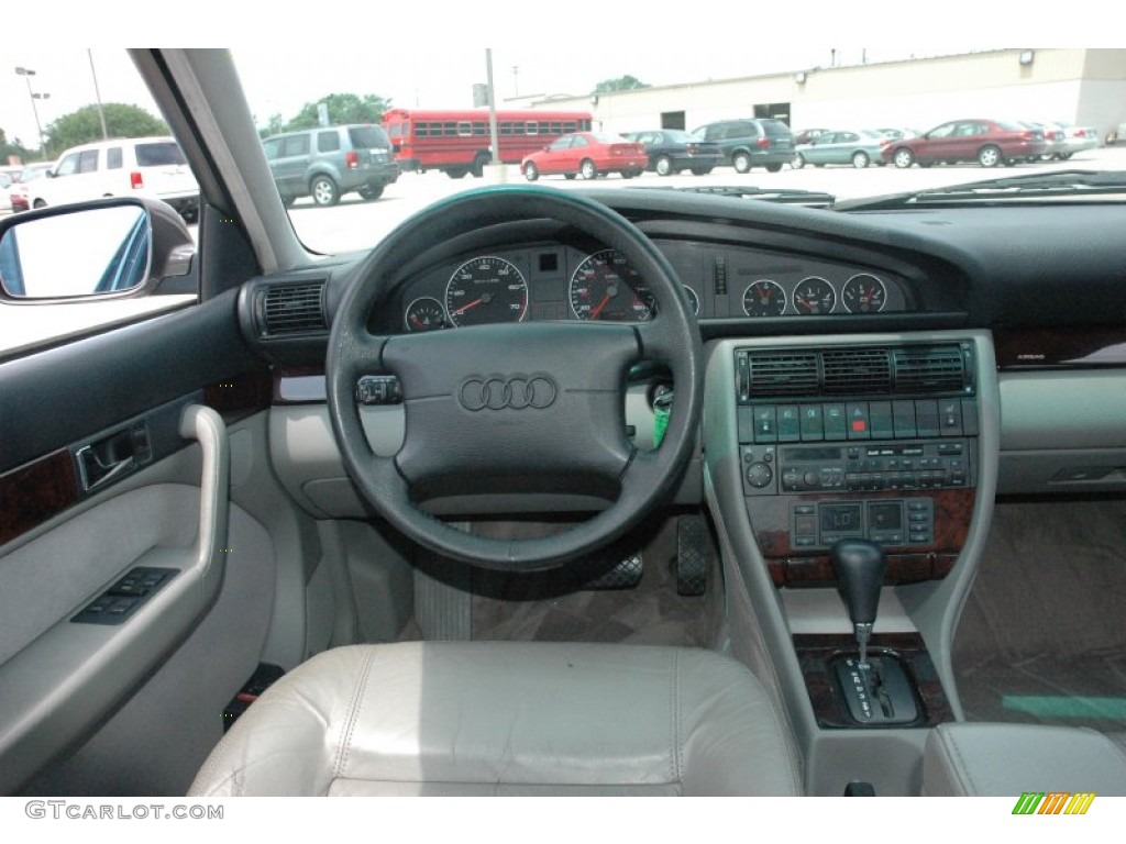 1996 Audi A6 2.8 quattro Sedan Dashboard Photos