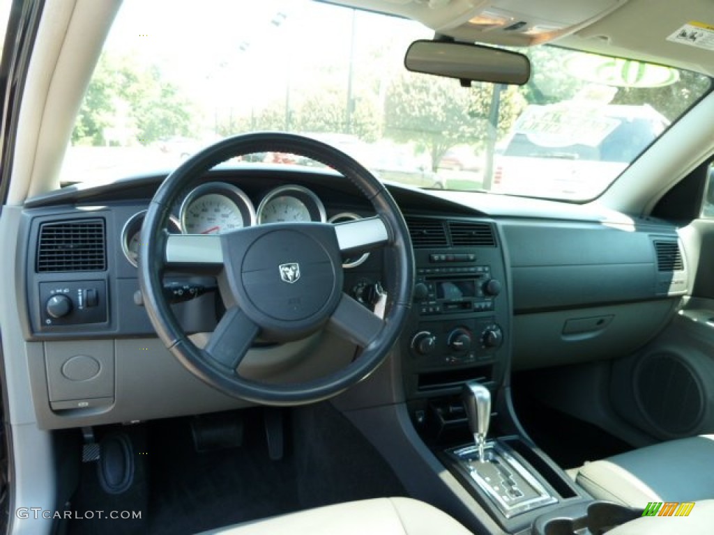 2005 Dodge Magnum SXT AWD Dark Slate Gray/Medium Slate Gray Dashboard Photo #51390737