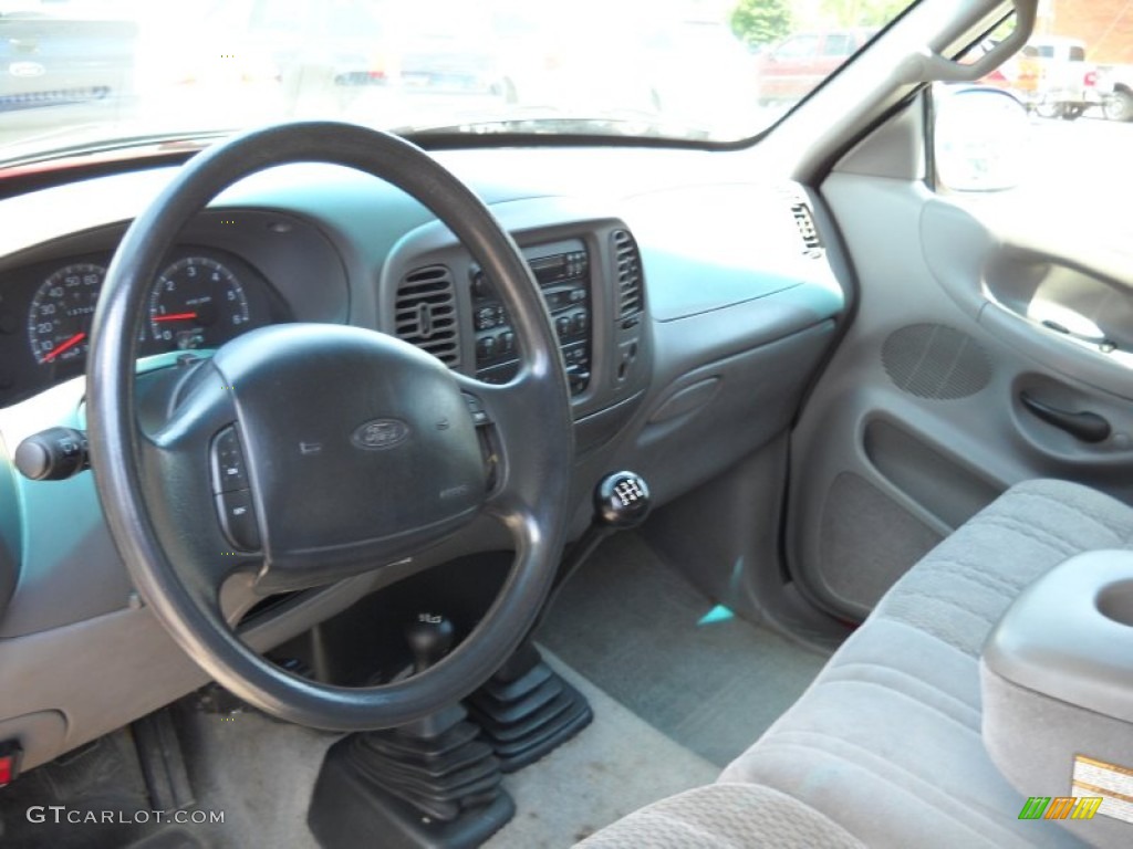 Medium Graphite Interior 1997 Ford F150 XLT Extended Cab 4x4 Photo #51392240