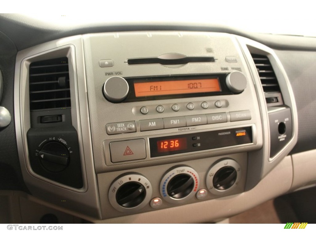 2005 Toyota Tacoma Access Cab 4x4 Controls Photos