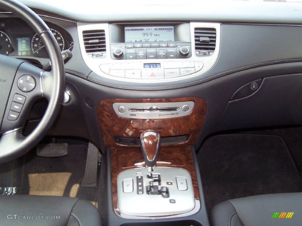 2009 Genesis 3.8 Sedan - Platinum Metallic / Black photo #8