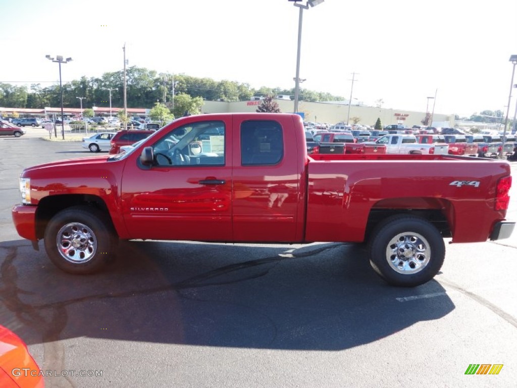 2011 Silverado 1500 LS Extended Cab 4x4 - Victory Red / Dark Titanium photo #4