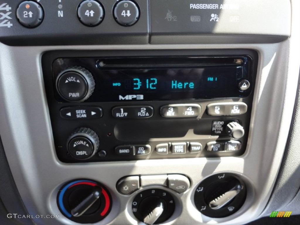 2006 Chevrolet Colorado Z71 Regular Cab 4x4 Controls Photo #51399821