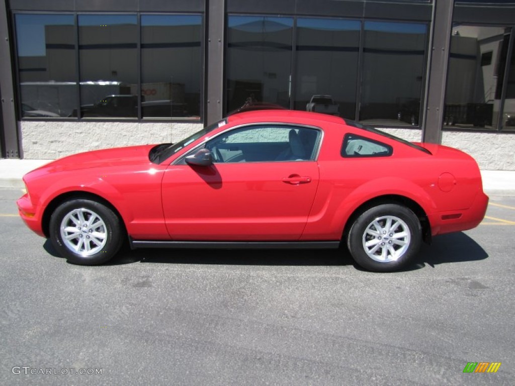 2007 Mustang V6 Deluxe Coupe - Torch Red / Light Graphite photo #2