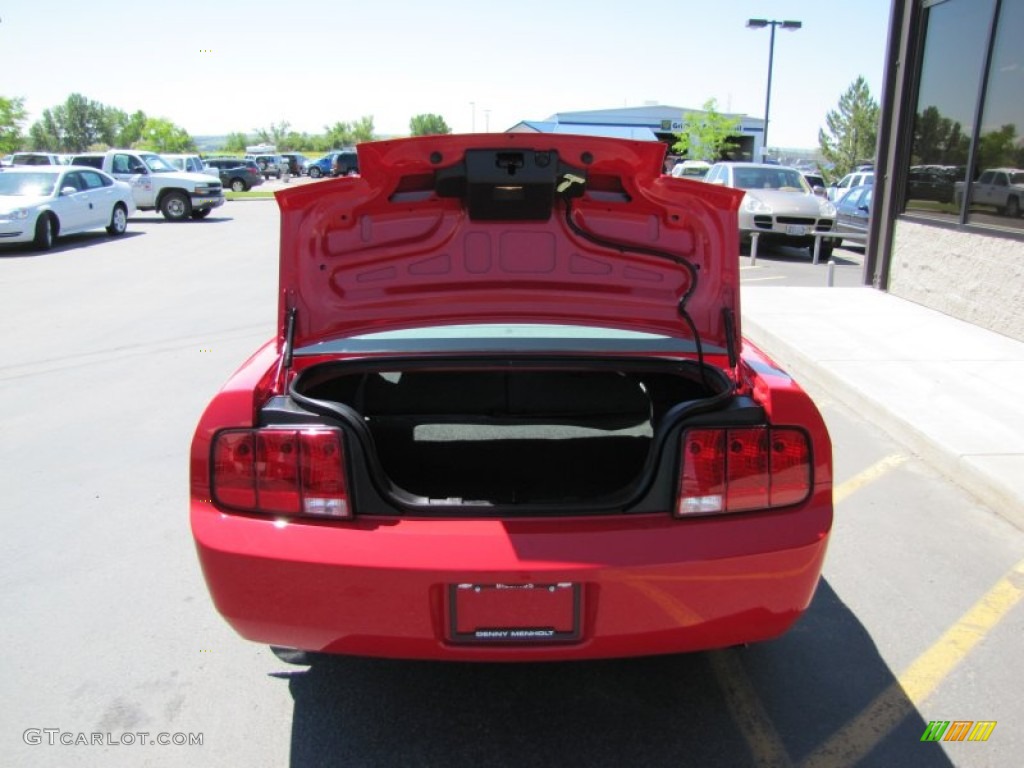 2007 Mustang V6 Deluxe Coupe - Torch Red / Light Graphite photo #23