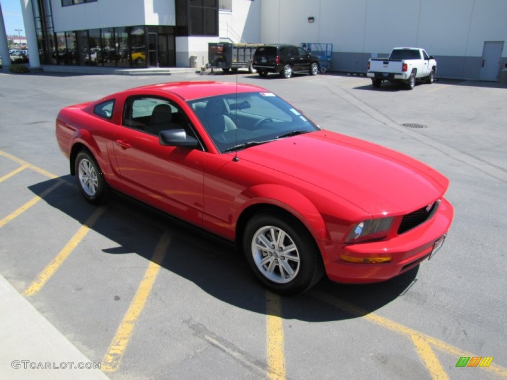 2007 Mustang V6 Deluxe Coupe - Torch Red / Light Graphite photo #26