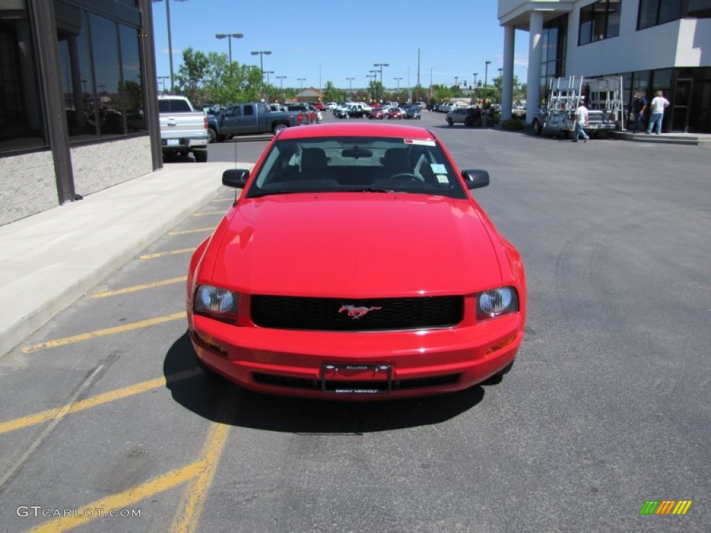2007 Mustang V6 Deluxe Coupe - Torch Red / Light Graphite photo #27