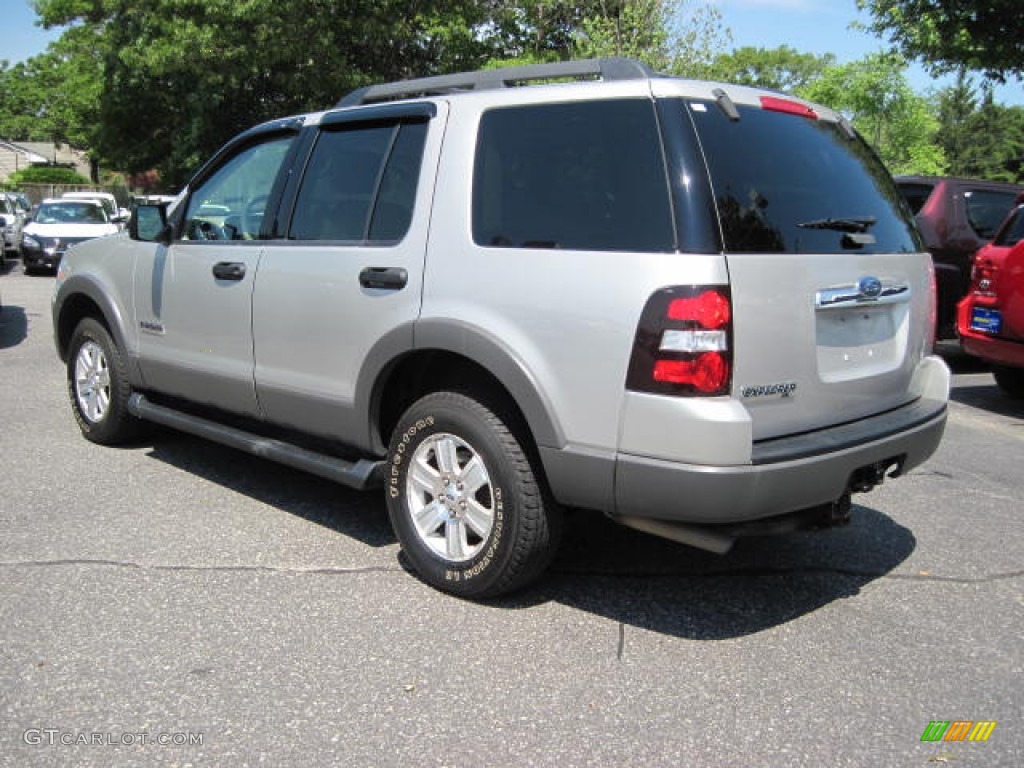 2006 Explorer XLT 4x4 - Silver Birch Metallic / Stone photo #2