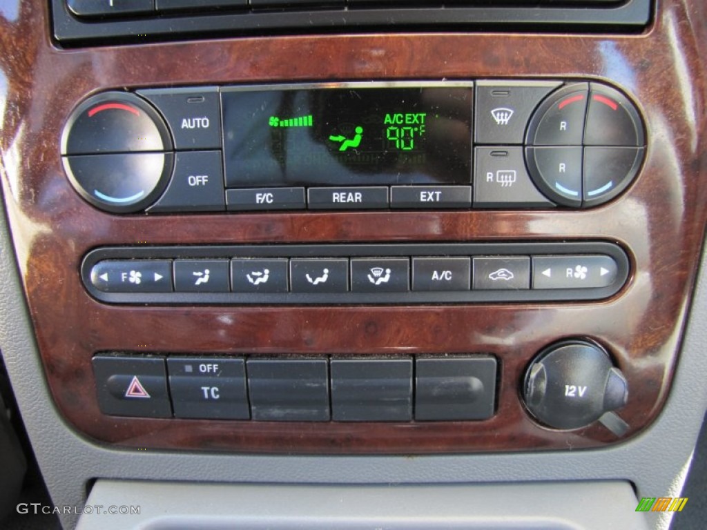 2007 Ford Freestyle SEL AWD Controls Photo #51415448