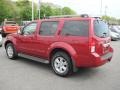 Red Brick - Pathfinder SE 4x4 Photo No. 2