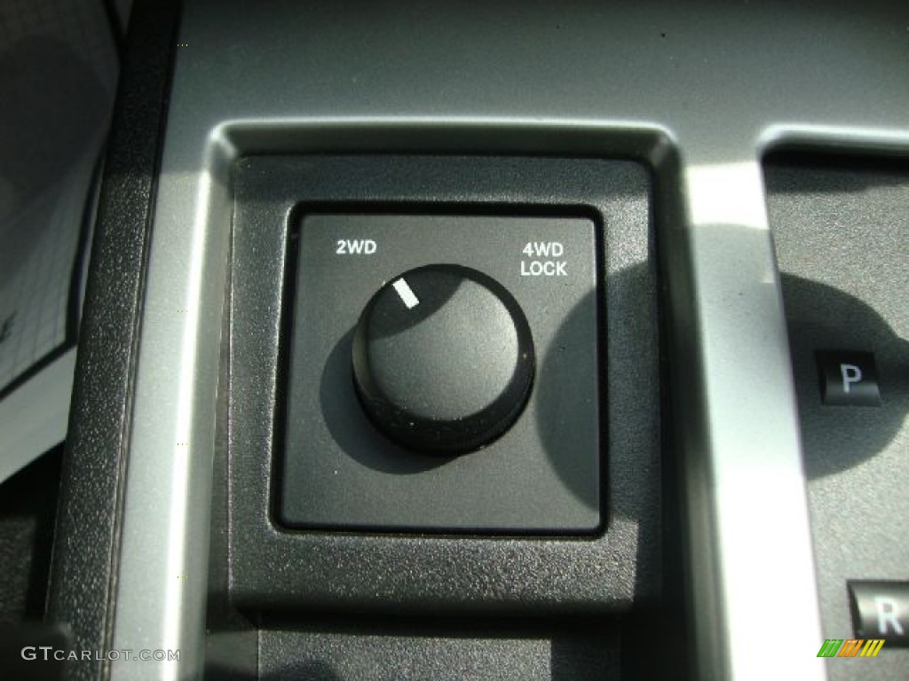 2008 Dodge Nitro R/T 4x4 Controls Photo #51416339