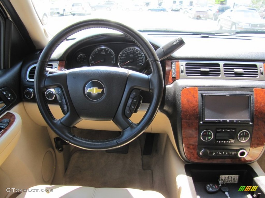 2007 Chevrolet Tahoe LT 4x4 Light Cashmere/Ebony Dashboard Photo #51418484
