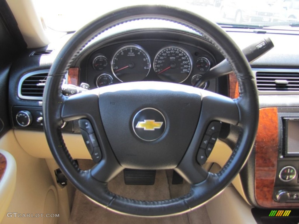 2007 Chevrolet Tahoe LT 4x4 Light Cashmere/Ebony Steering Wheel Photo #51418502