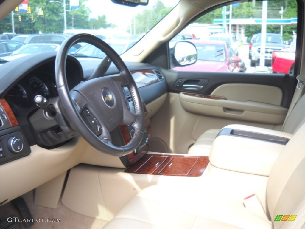 Light Cashmere/Ebony Interior 2007 Chevrolet Suburban 1500 LTZ 4x4 Photo #51425832