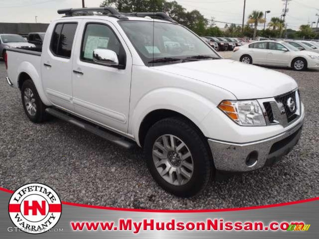 Avalanche White Nissan Frontier