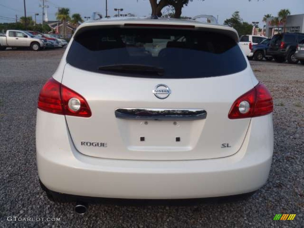 2011 Rogue SL - Pearl White / Gray photo #4