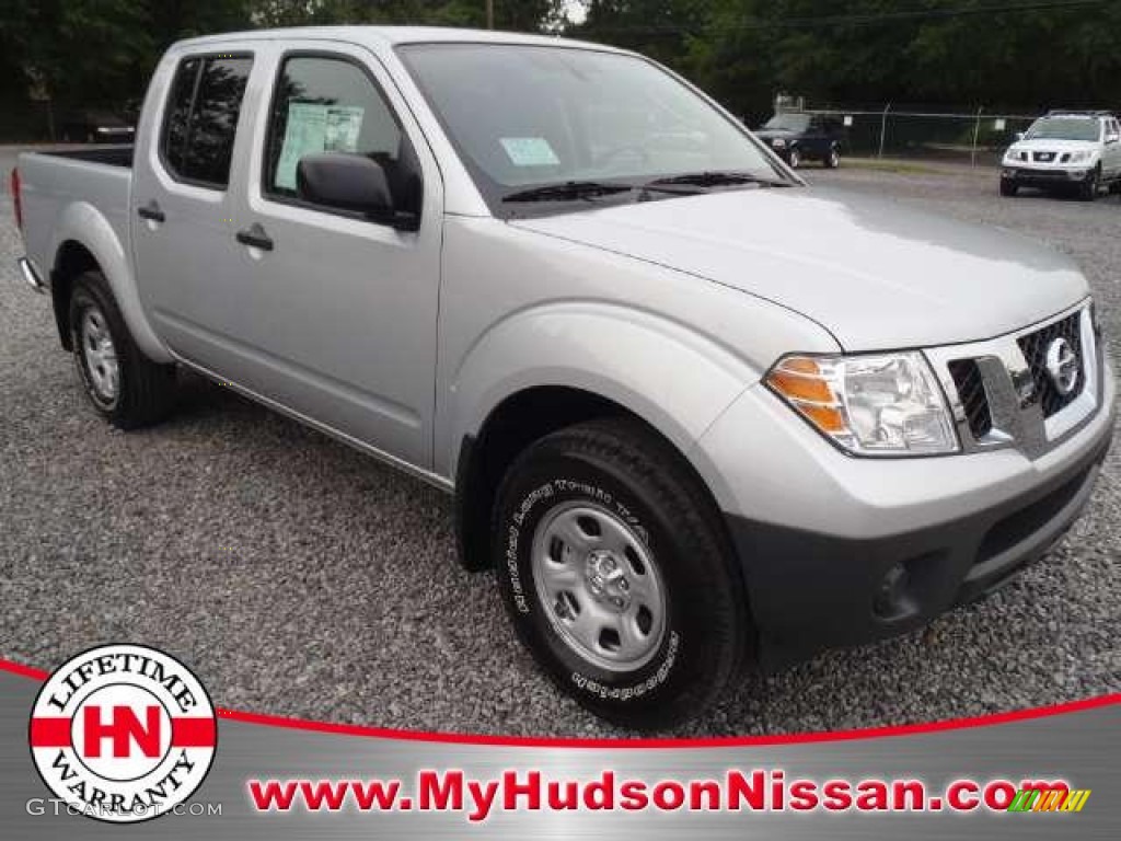 2011 Frontier S Crew Cab 4x4 - Radiant Silver Metallic / Steel photo #1