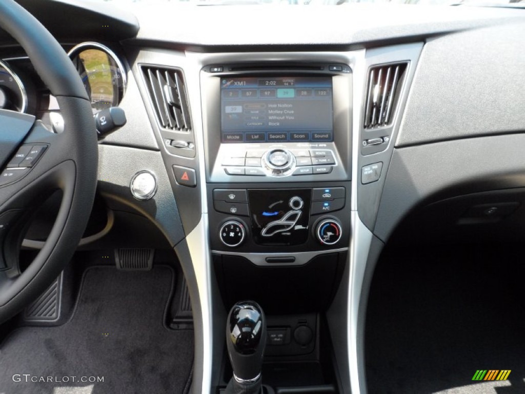 2012 Hyundai Sonata SE Controls Photo #51431721