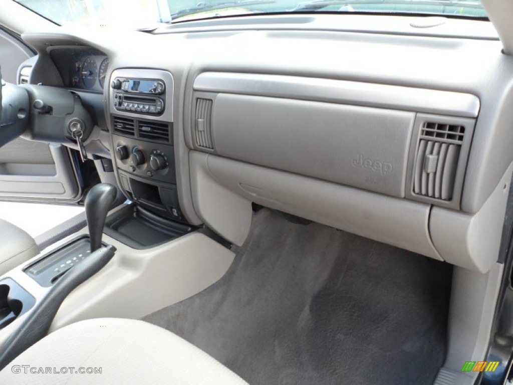 2004 Jeep Grand Cherokee Laredo Taupe Dashboard Photo #51432972