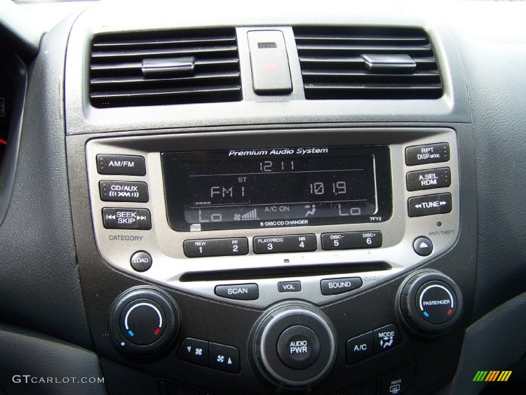 2006 Honda Accord EX-L V6 Coupe Controls Photos