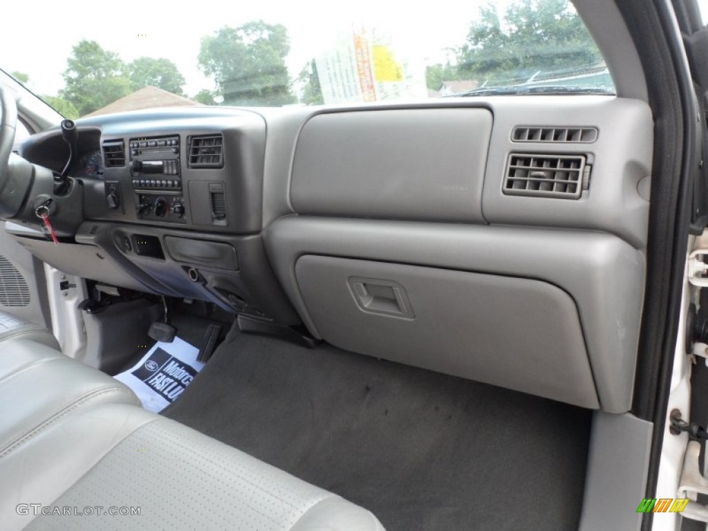 2003 F250 Super Duty Lariat Crew Cab 4x4 - Oxford White / Medium Flint Grey photo #31