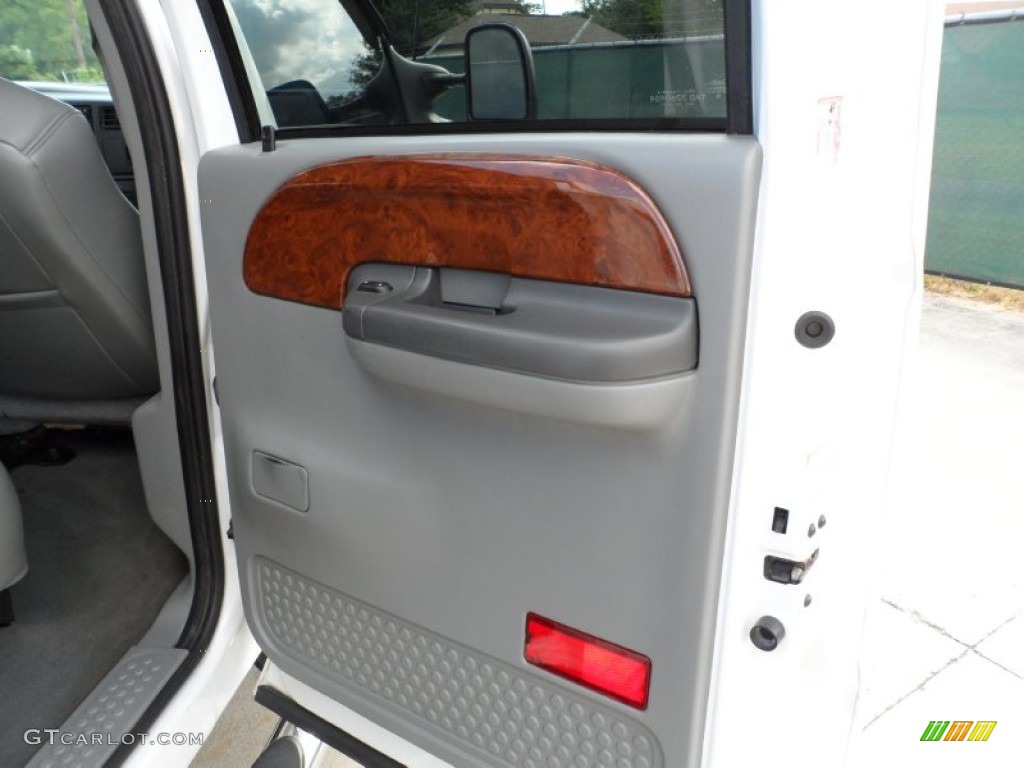 2003 Ford F250 Super Duty Lariat Crew Cab 4x4 Medium Flint Grey Door Panel Photo #51433722