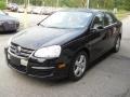 Black - Jetta SE Sedan Photo No. 3