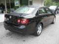 Black - Jetta SE Sedan Photo No. 5
