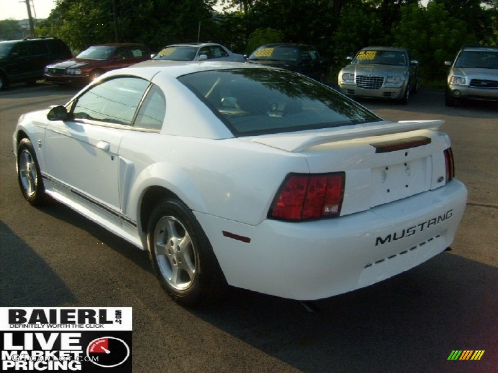 2000 Mustang V6 Coupe - Crystal White / Medium Graphite photo #5