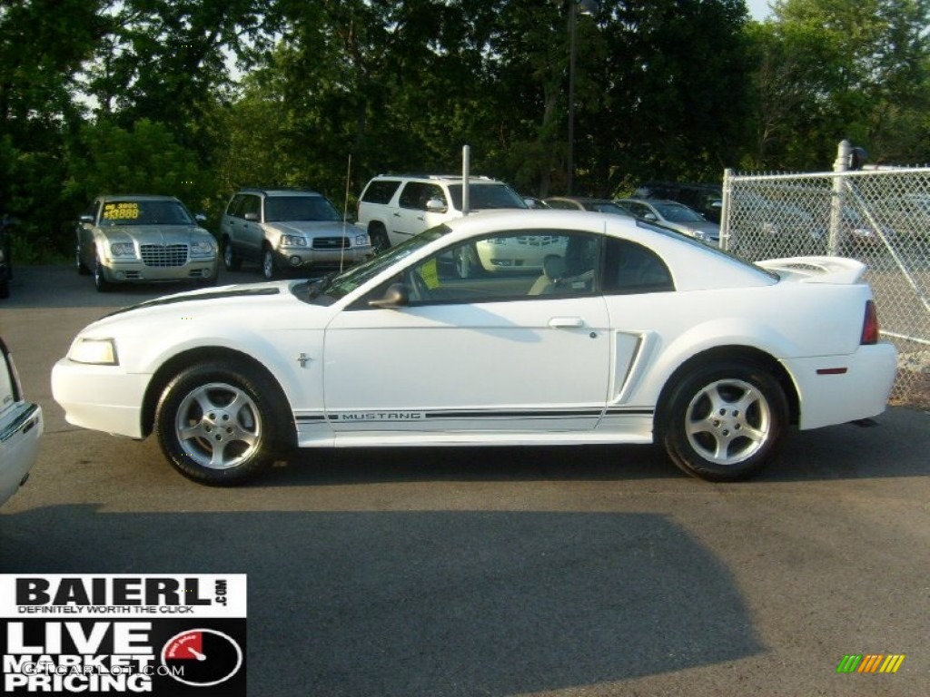 2000 Mustang V6 Coupe - Crystal White / Medium Graphite photo #6