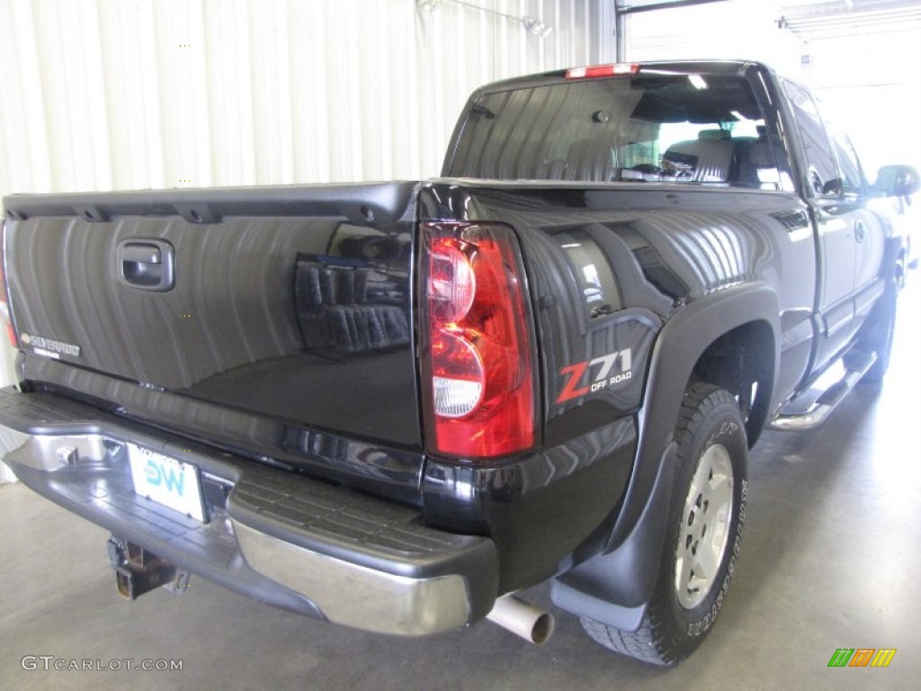 2007 Silverado 1500 Classic LT Extended Cab 4x4 - Black / Dark Charcoal photo #4