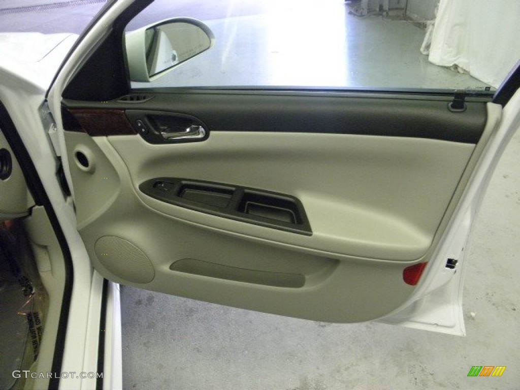 2011 Chevrolet Impala LS Gray Door Panel Photo #51439530
