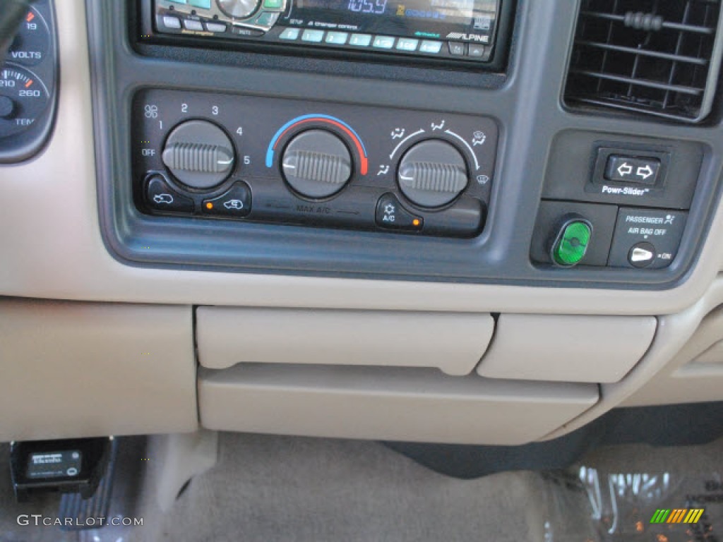 2002 Chevrolet Silverado 2500 LT Extended Cab 4x4 Controls Photo #51440835
