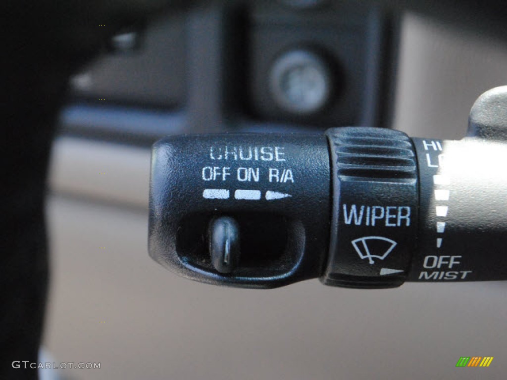 2002 Chevrolet Silverado 2500 LT Extended Cab 4x4 Controls Photo #51440865