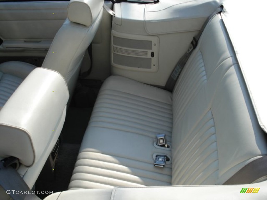 White/Titanium Interior 1991 Ford Mustang LX 5.0 Convertible Photo #51441441
